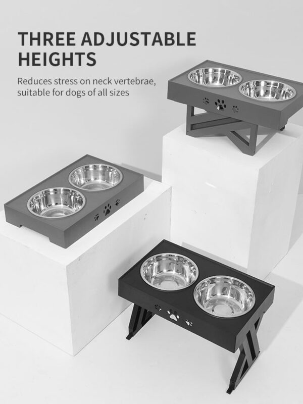 Highlighting Three adjustable food bowl sizes